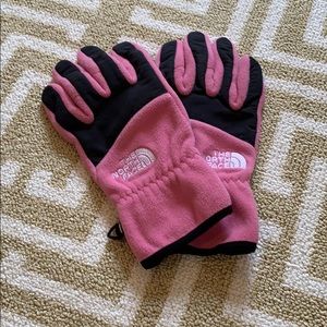 The north face women’s pink gloves size small